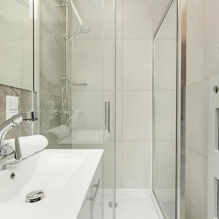 Nowoczesne I Stylowe Apartamenty W Centrum Bytomia Blisko Rynku By Noclegi Renters Exterior photo